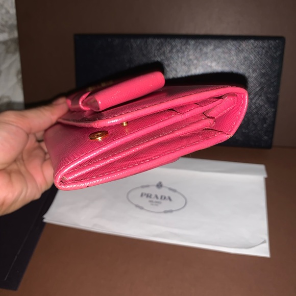 PRADA Saffiano ๐ฏ Authentic pink wallet - Picture 7 of 13